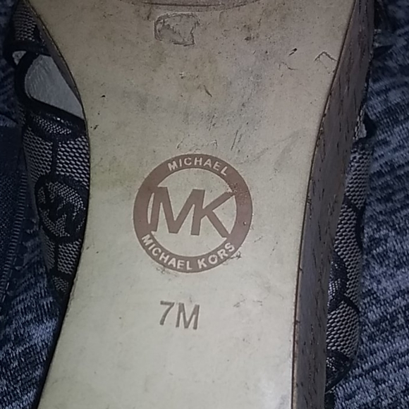 Michael Kors cork wedge flip flops size 6.5 - Picture 3 of 3